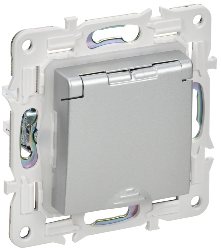 SKANDY Розетка 1-местная с заземлением с защитными шторками и крышкой 16А IP44 SK-R11S серебряный IE