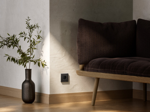 SMART РОЗЕТКА с заземл., со шт., Zigbee, L+N, 16А, мех., КАРБОН