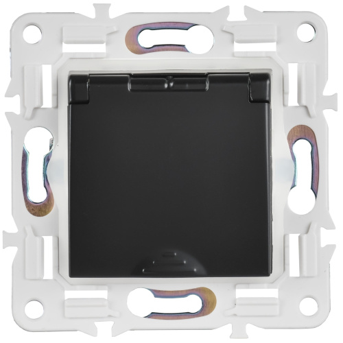 SKANDY Розетка 1-местная с заземлением с защитными шторками и крышкой 16А IP44 SK-R11Bl черный IEK