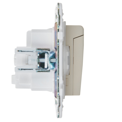 SKANDY Розетка 1-местная с заземлением с защитными шторками и крышкой 16А IP44 SK-R11B бежевый IEK