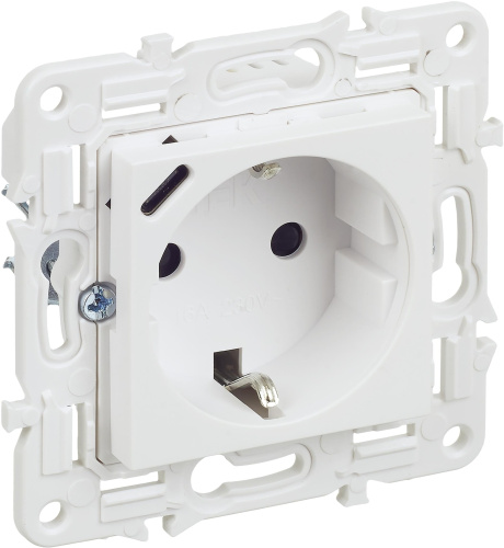 SKANDY Розетка с заземлением с защитными шторками 16А с USB C 18Вт SK-R17W арктический белый IEK