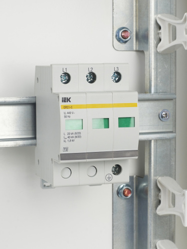 KARAT ОПС1-C УЗИП 3P In=20кА Un=400В Im=40кА IEK