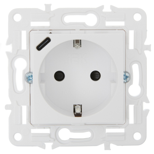 SKANDY Розетка с заземлением с защитными шторками 16А с USB C 18Вт SK-R17W арктический белый IEK